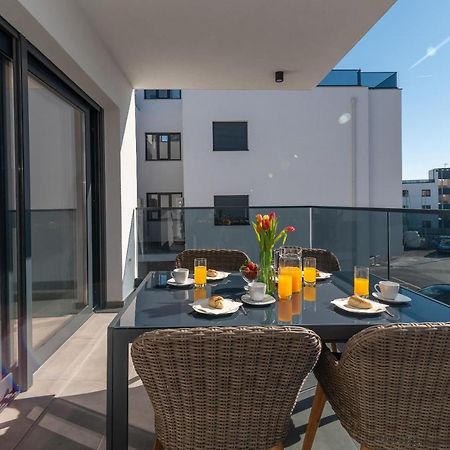 Poolside 2 Bedroom Ap. Mare Trogir Exterior foto