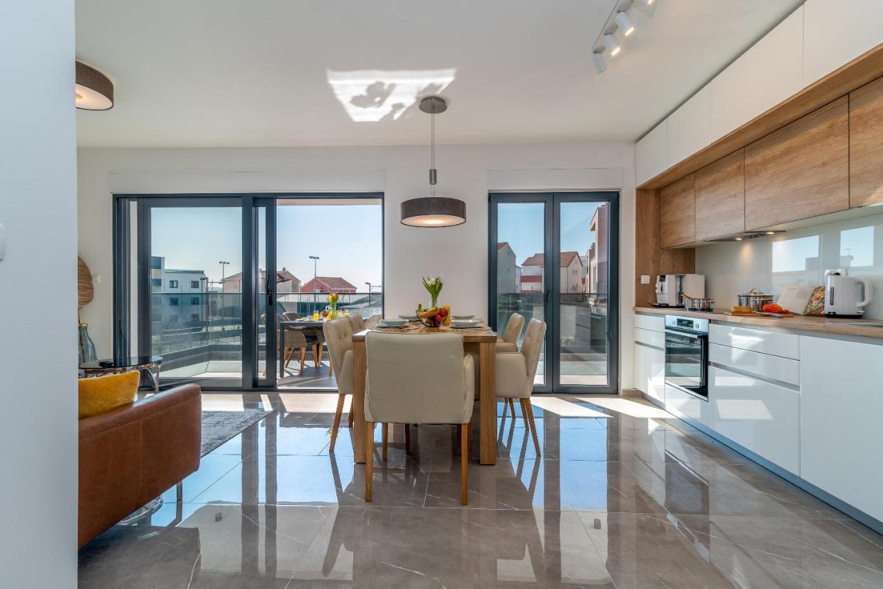 Poolside 2 Bedroom Ap. Mare Trogir Exterior foto