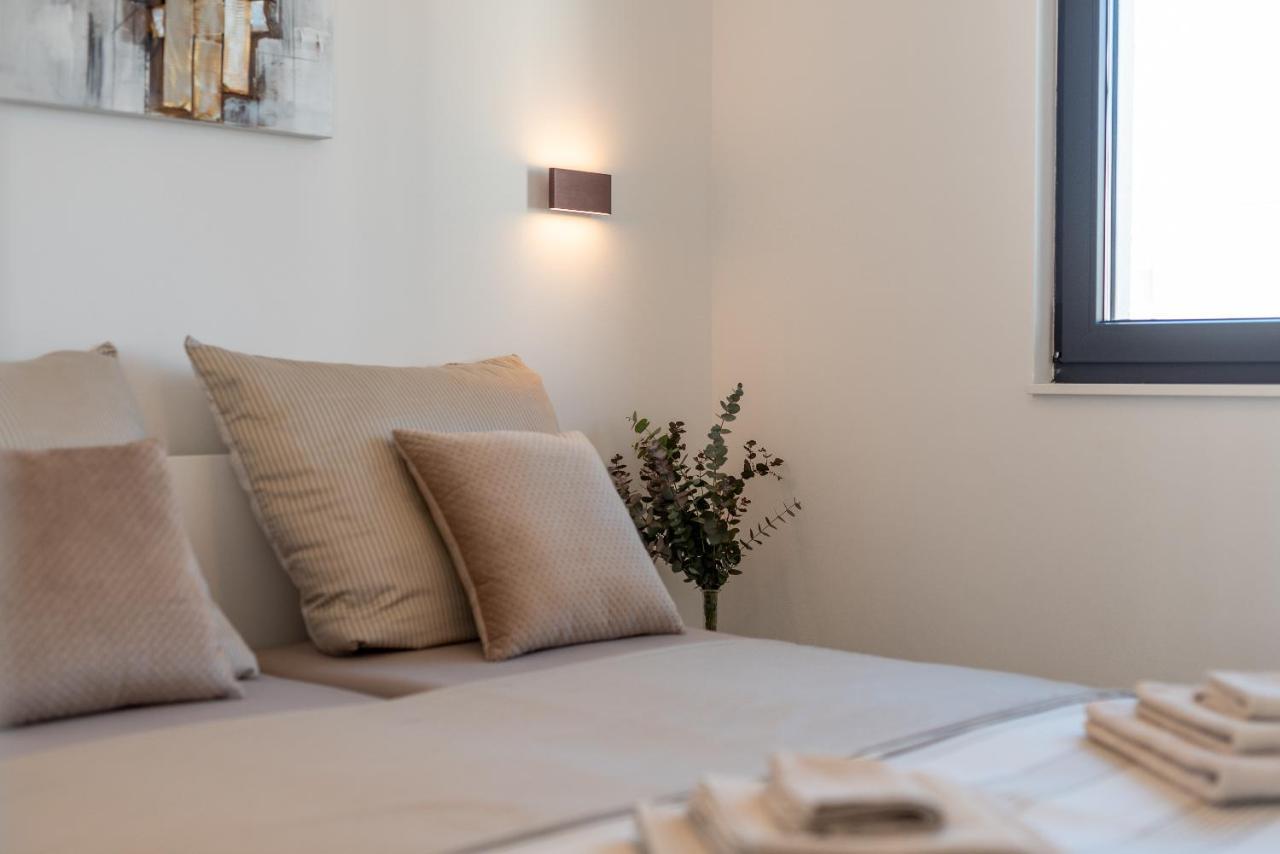 Poolside 2 Bedroom Ap. Mare Trogir Exterior foto