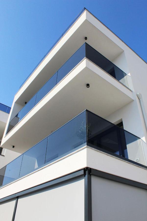 Poolside 2 Bedroom Ap. Mare Trogir Exterior foto