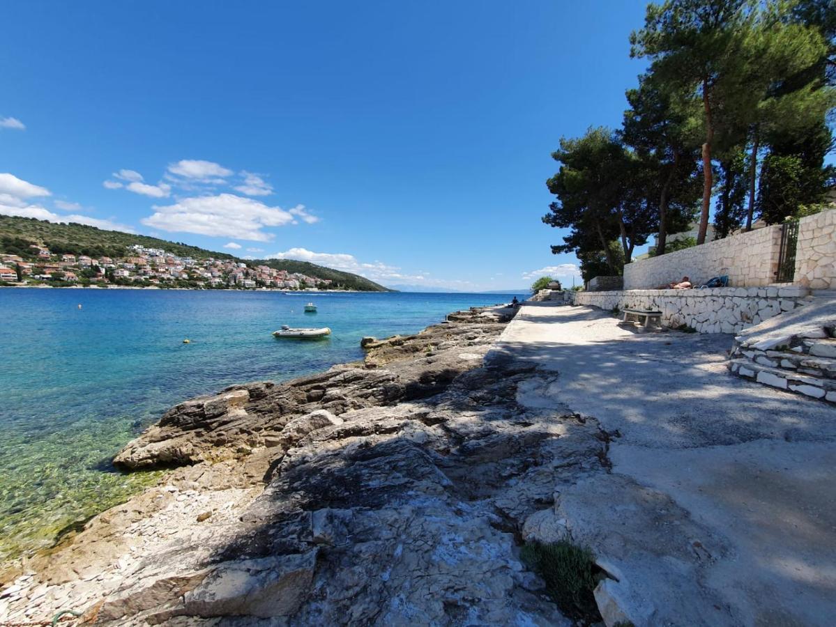 Poolside 2 Bedroom Ap. Mare Trogir Exterior foto